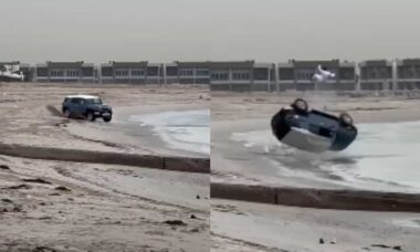 Föraren utför farlig manöver med Toyota FJ Cruiser på stranden och kastas ut. Foto: Skärmdump YouTube Mark Makhoul - @248am