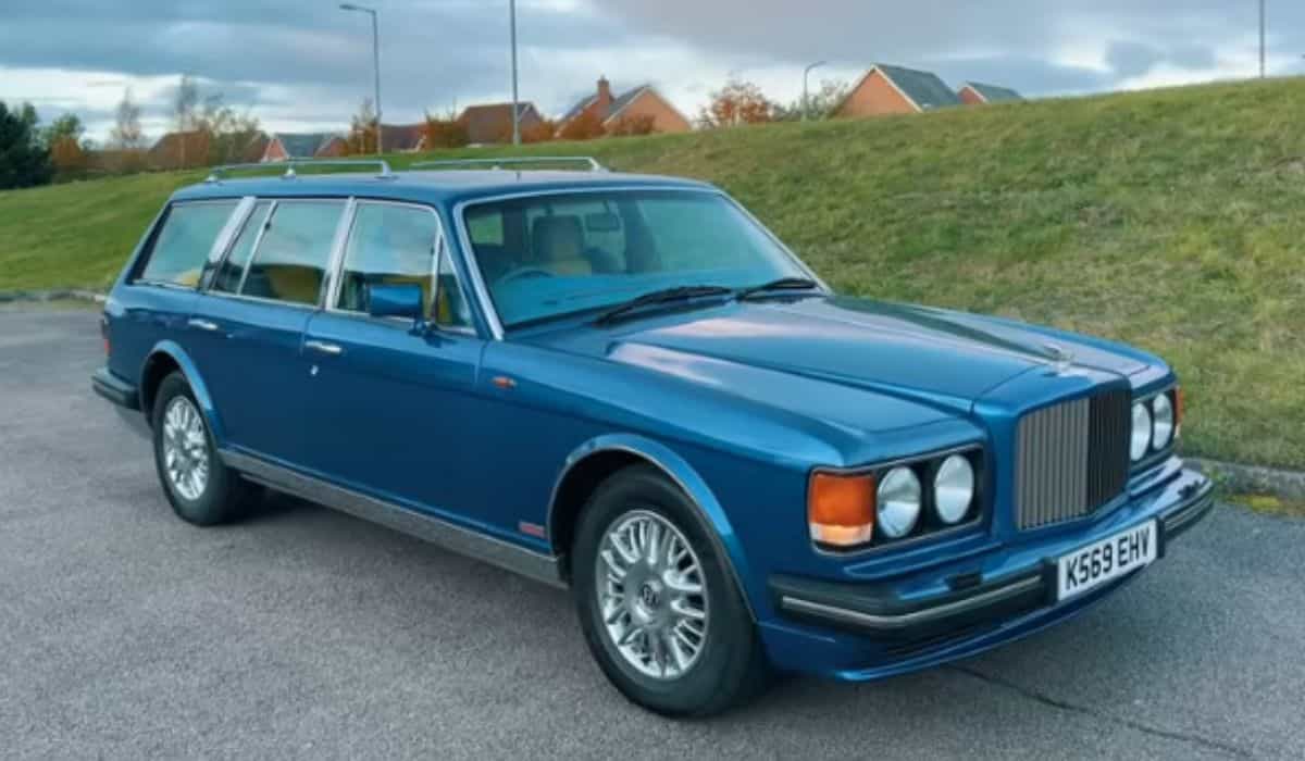 Den extremt sällsynta Bentley Turbo R, beställd av den kungliga familjen i Brunei, restaureras