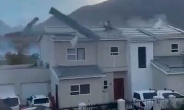Video: Storm Drags Cars and Destroys Homes in Cape Town, South Africa. Photo and video: Telegram t.me/Disaster_News