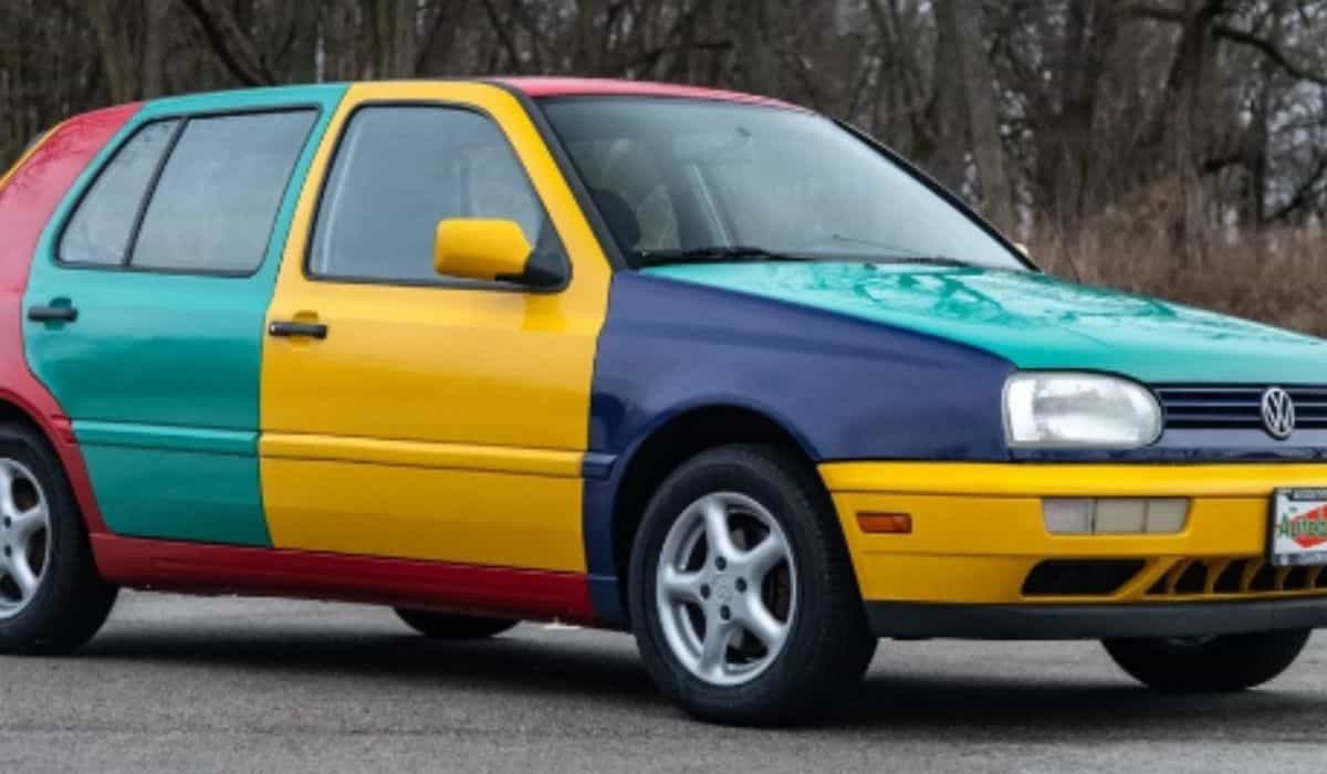 Volkswagen Golf Harlequin encanta entusiastas automotivos por suas cores