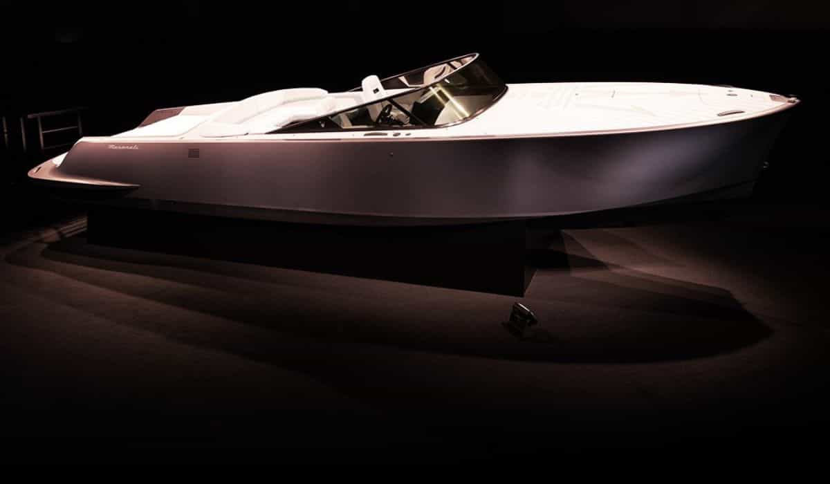 Maserati presents its luxurious electric boat for summer