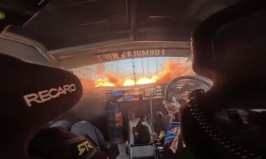 Vídeo mostra carro de corrida pegando fogo em evento do Formula Drift