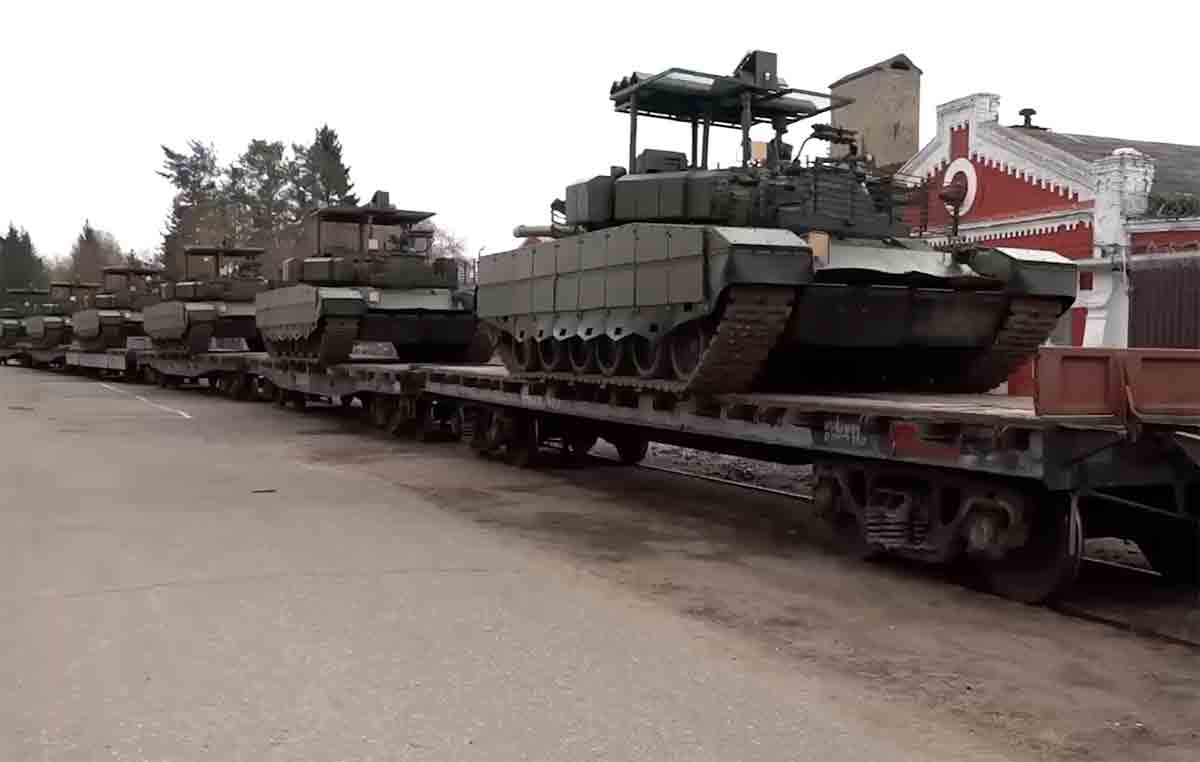 Fabbrica di carri armati Omsktransmash. t.me/mod_russia
