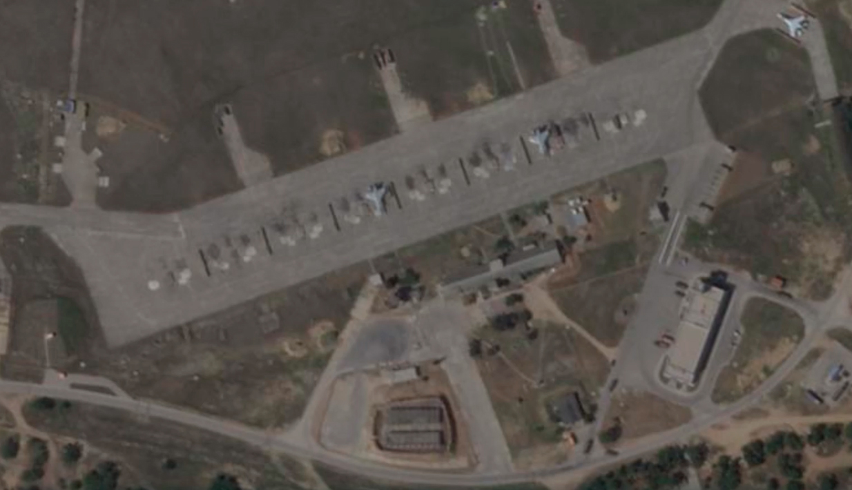 Wideo: Pojawiły się zdjęcia satelitarne skutków ataków na lotnisko w Belbek. Zdjęcia: Telegram t.me/radiosvoboda