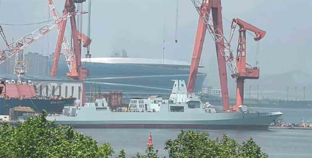 China lança 10º destróier Type 055