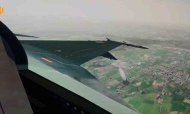 Vídeo: República Tcheca entregou um simulador de caça F-16 para a Ucrânia. Imagens: Telegram / ComAFUA
