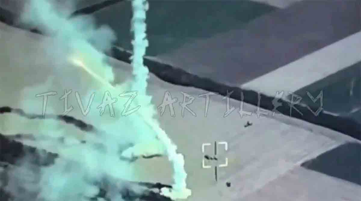 Video: Russisch S-400 luchtafweersysteem mist doel en wordt vernietigd door ATACMS-raketten. Foto's: Reproductie Twitter @sentdefender