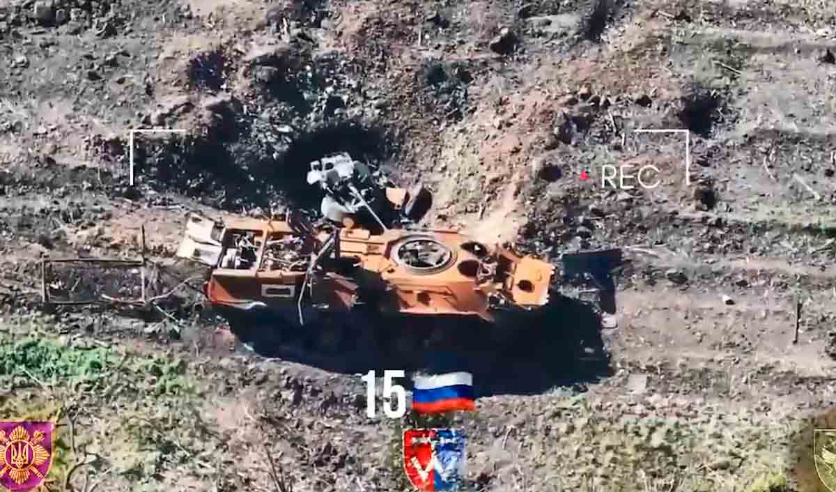 Oekraïense strijdkrachten slaan Russische opmars terug en vernietigen 42 gevechtsvoertuigen. Foto en video: Reproductie Twitter @IAPonomarenko