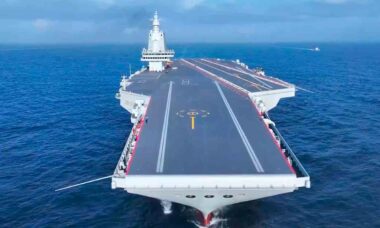 Vídeo mostra detalhes do novo porta-aviões chinês Tipo 003 Fujian, durante os testes no mar. Fotos e vídeos: Reprodução twitter @Nickatgreat1220