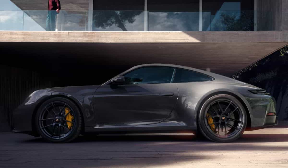 Den ikoniska Porsche 911 antar en hybridmotor i sin nya generation