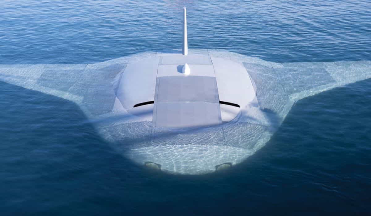 オーストラリアと米国が海軍防衛用の先進的な水中ドローンの試作機を公開