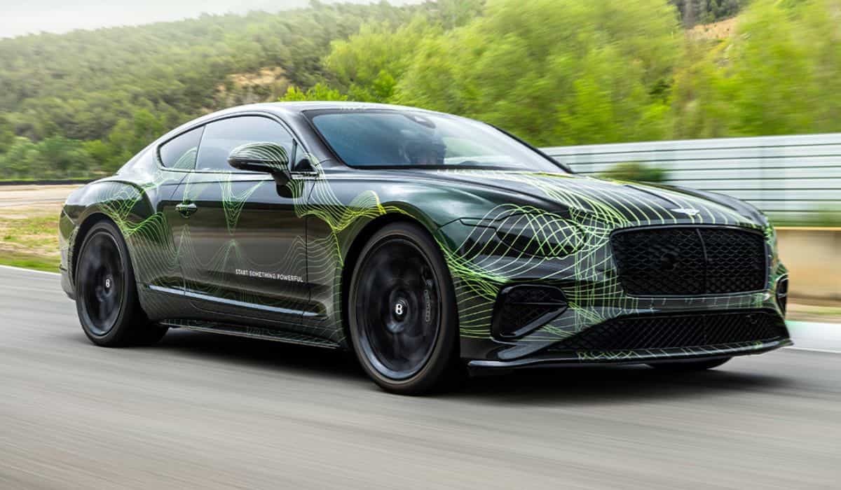 Novo Bentley Continental GT 2025 conta com luxo e potência híbrida