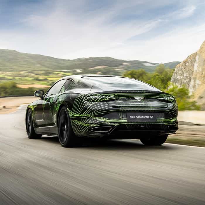 Novo Bentley Continental GT 2025 conta com luxo e potência híbrida (Instagram / @bentleymotors)