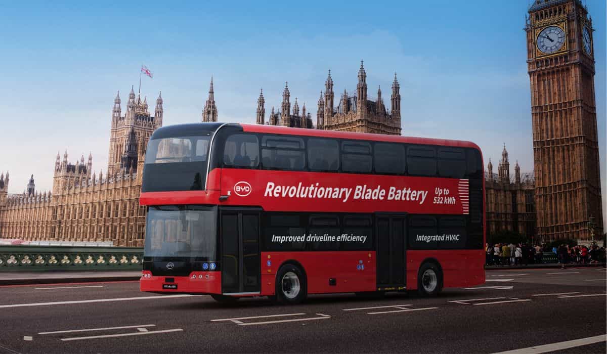 BYD lancerer dobbeltdækker elektrisk bus i London med innovativ hurtigopladningsteknologi