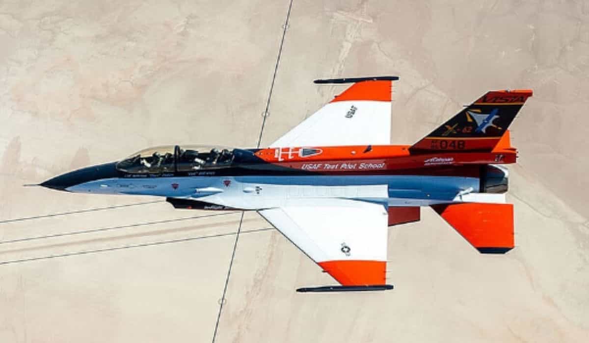 F-16 modell. Fotó: Instagram @edwardsairforcebase reprodukció