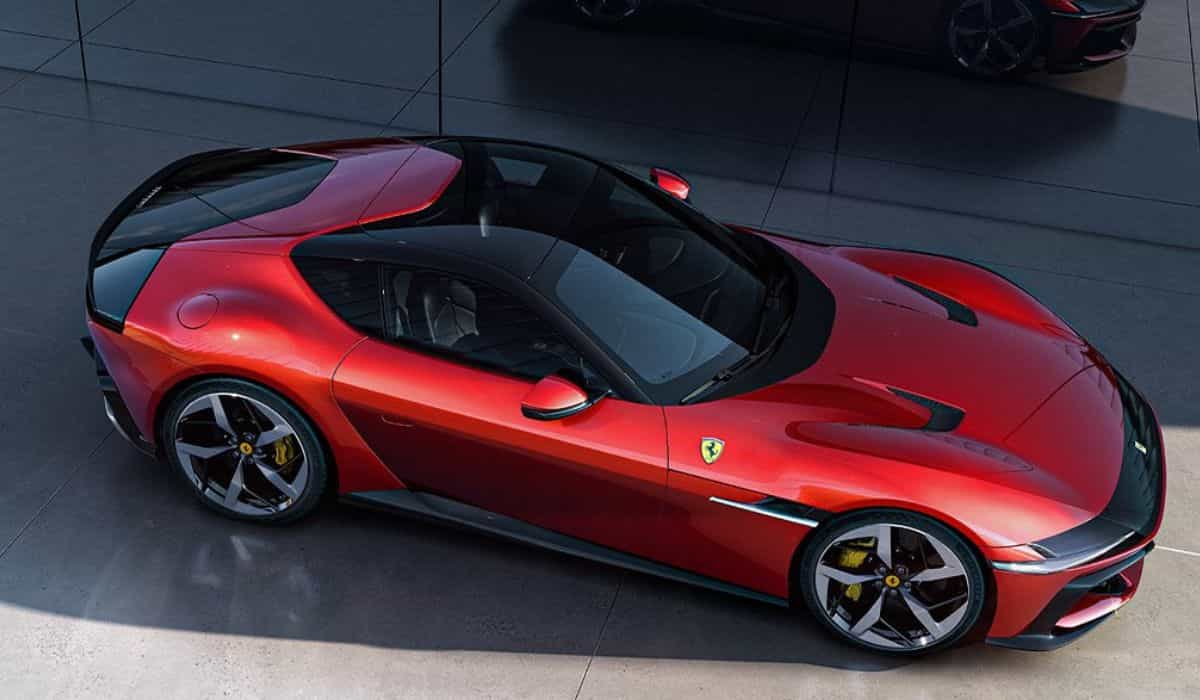 Nouvelle sortie de Ferrari : 12Cilindri avec un configurateur en ligne pour la personnalisation. Photo : Reproduction Twitter @Ferrari