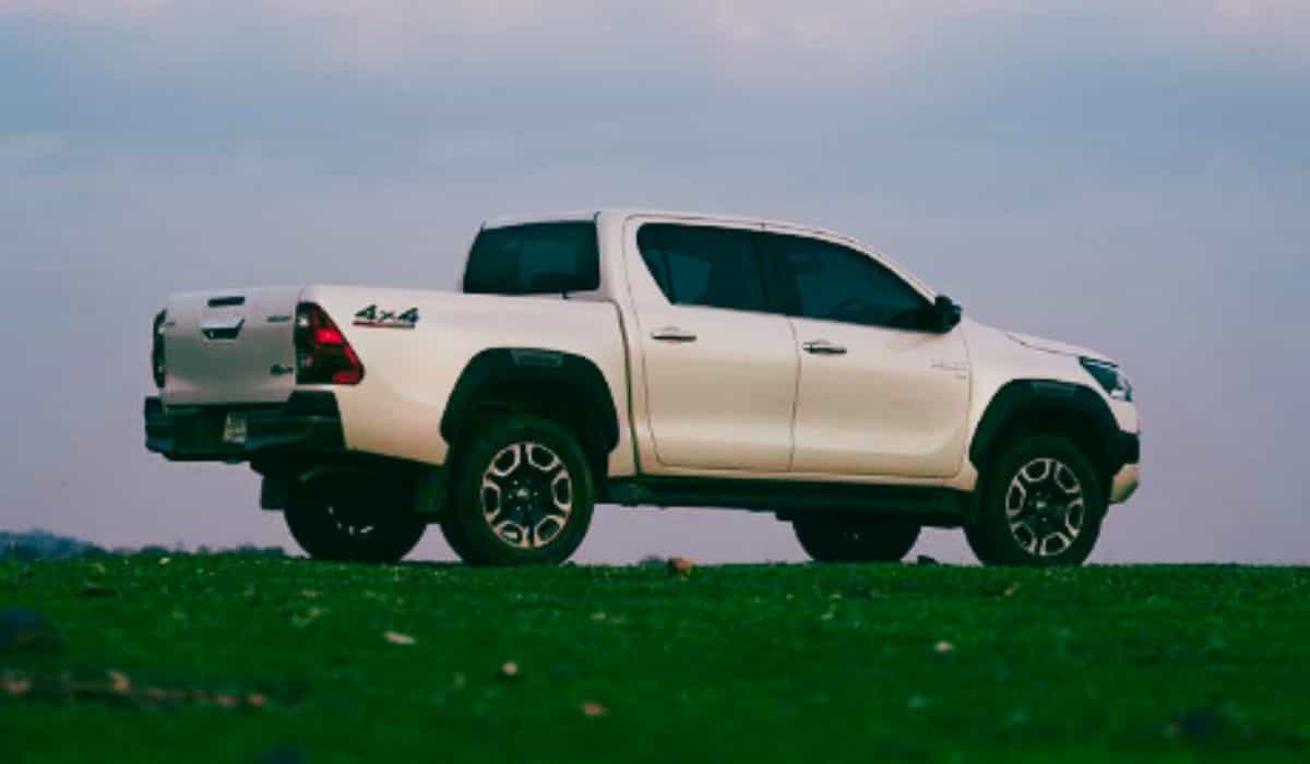 Toyota Announces Mass Production of Electric Hilux for 2025 in Thailand