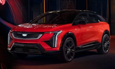 新しいコンパクトな高級SUV、Cadillac Optiq EV 2025は、印象的な航続距離と魅力的なデザインを約束します。写真：Instagram @cadillacの再生産