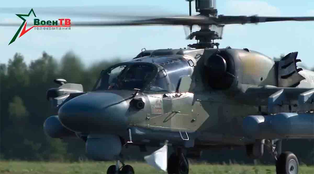 Helicópteros de combate Ka-52.Vídeo y fotos: Reproducción Telegram: t.me/voentv_by