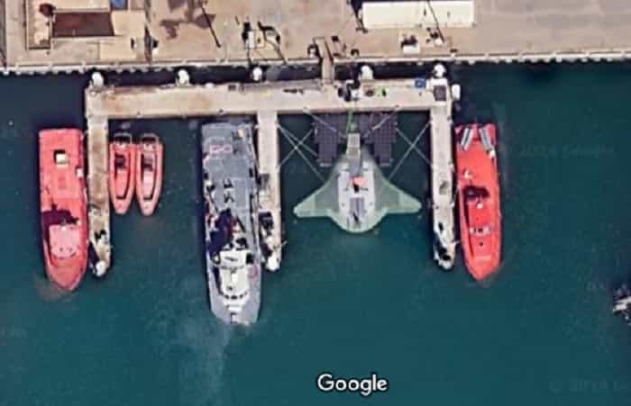 Prototipo segreto del drone subacqueo degli USA 'Manta Ray' scoperto su Google Maps