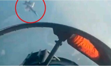 Vídeo: EF-18A Hornet realiza manobra perigosa e afasta Su-30SM russo. Foto e vídeo: Twitter @BabakTaghvaee1