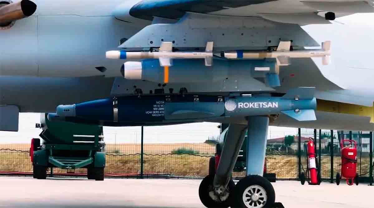 Turkey demonstrates launch of new BAYRAKTAR glide bomb. Photo and video: Twitter @SavunmaSanayiST