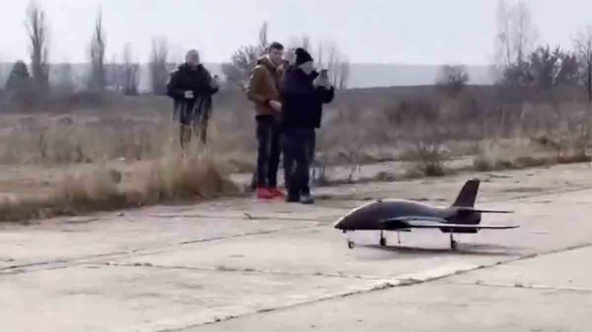 Video: Ukraina tester ny jetdron "BULLET" for å avskjære droner og helikoptre. Kilde og bilder: Twitter @AggregateOsint