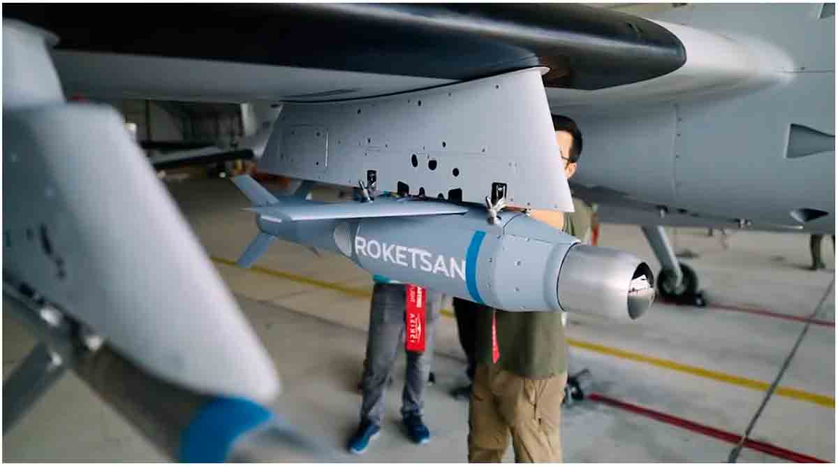 Turkey demonstrates launch of new BAYRAKTAR glide bomb. Photo and video: Twitter @SavunmaSanayiST