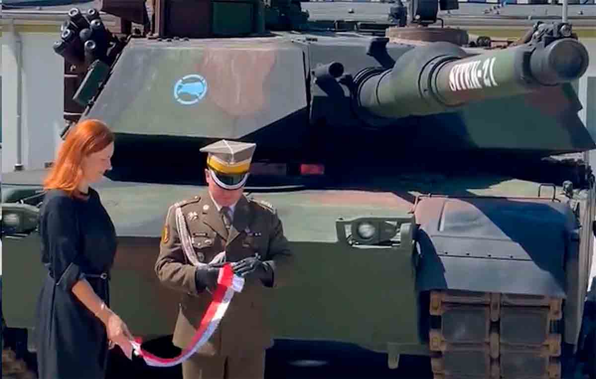 Vidéo : Un Char Abrams Porte le Nom d’un Sergent Mort à la Frontière Polonaise