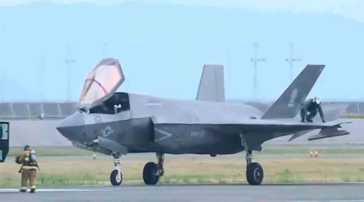 Video: Amerikansk F-35-pilot forlater hastig sitt fly. Foto og video: Twitter @fl360aero