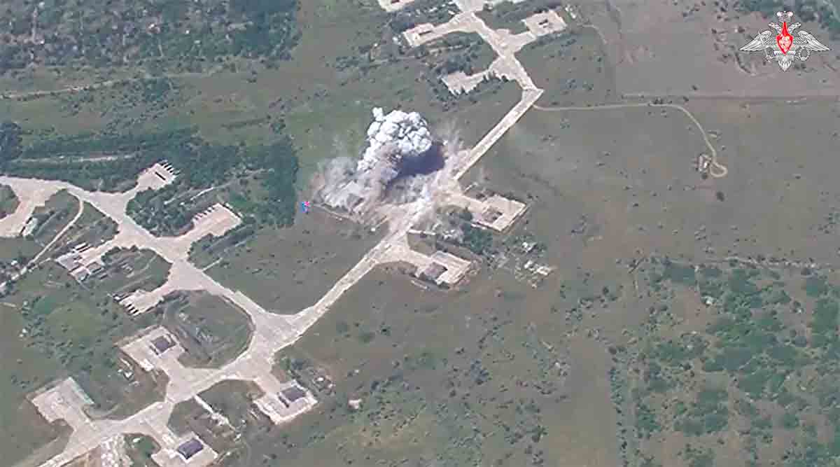 Vidéo montre la troisième attaque sur les aérodromes ukrainiens en 24 heures. Photo et vidéo : t.me/mod_russia