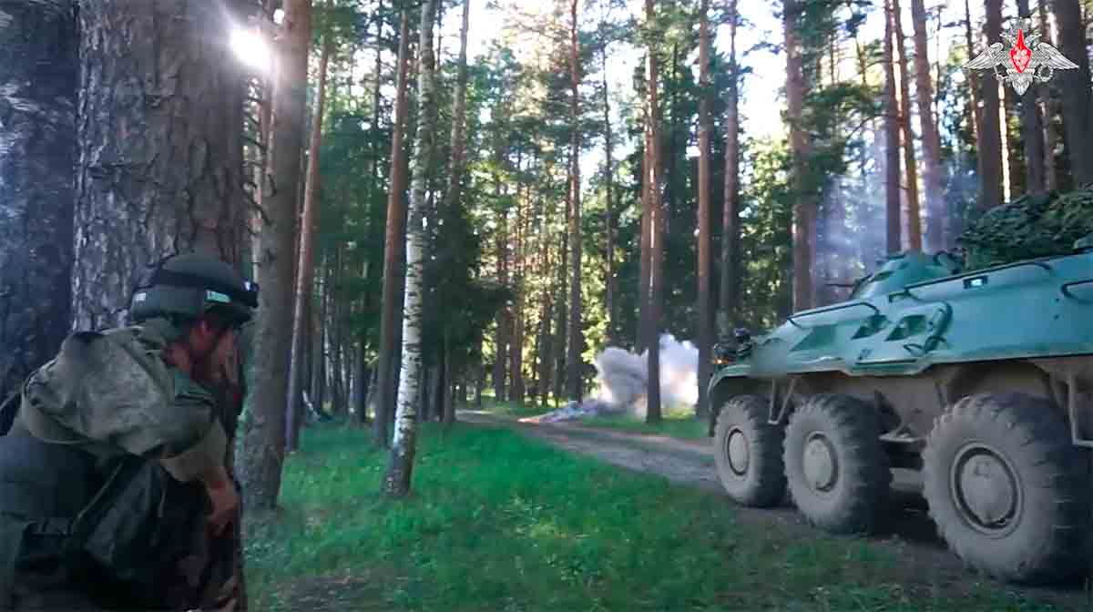 Ryska försvarsministeriet publicerar video om förflyttning av Yars kärnvapenmissiler. Källa och bilder: Ryska försvarsministeriet