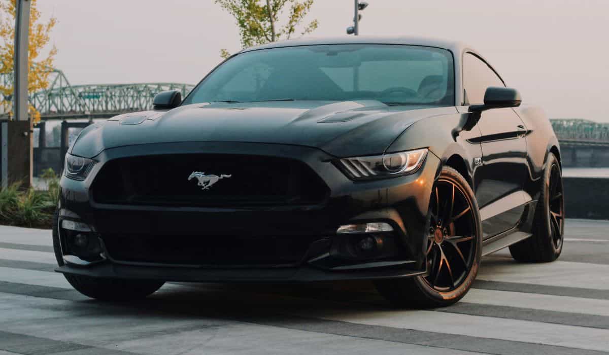 Ford emite recall de mais de 30 mil Mustangs por falha na direção