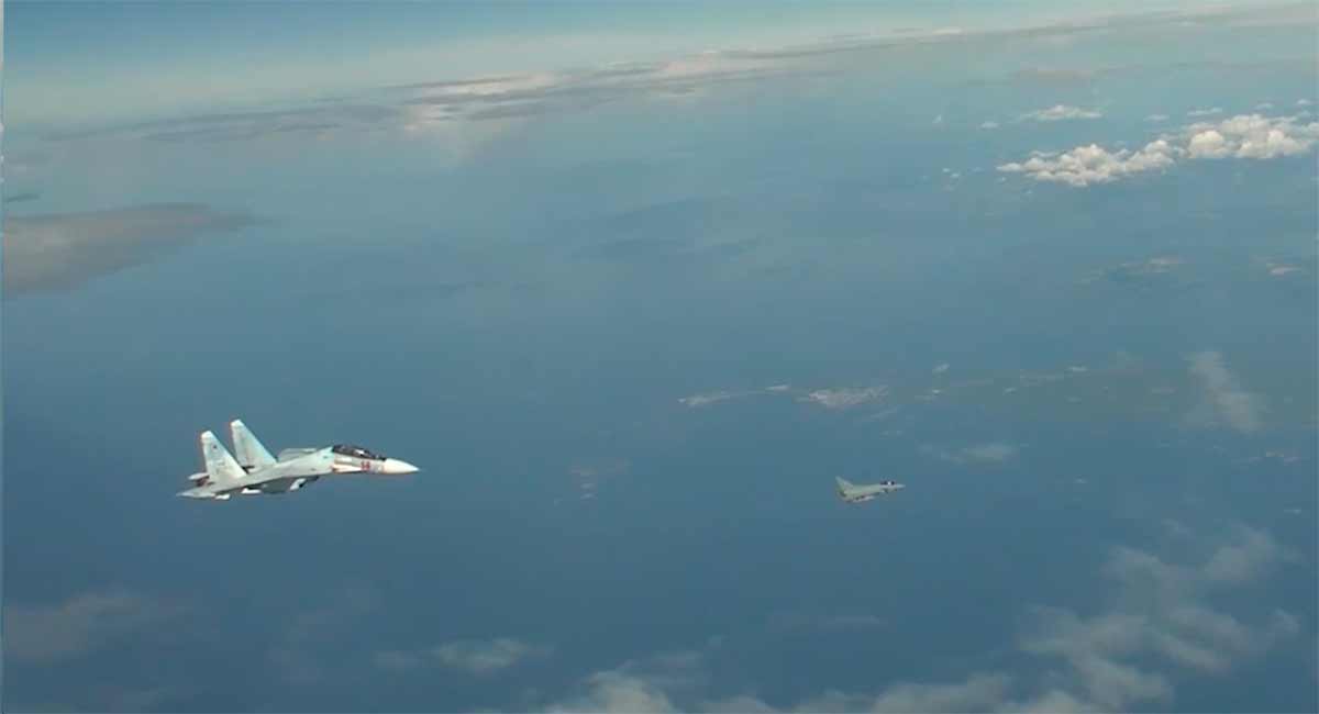 Langstreckenbomber Tu-22M3 werden von NATO-Jagern über der Ostsee abgefangen. Bilder: Verteidigungsministerium Russlands Telegram @mod_russia_en