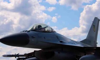 F-16 Ocidentais chegam à Ucrânia. Telegram @V_Zelenskiy_official