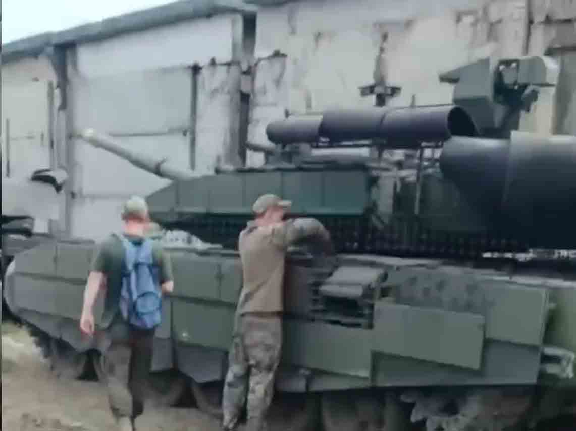 Vídeo mostra tanques russos T-72B3 modernizados