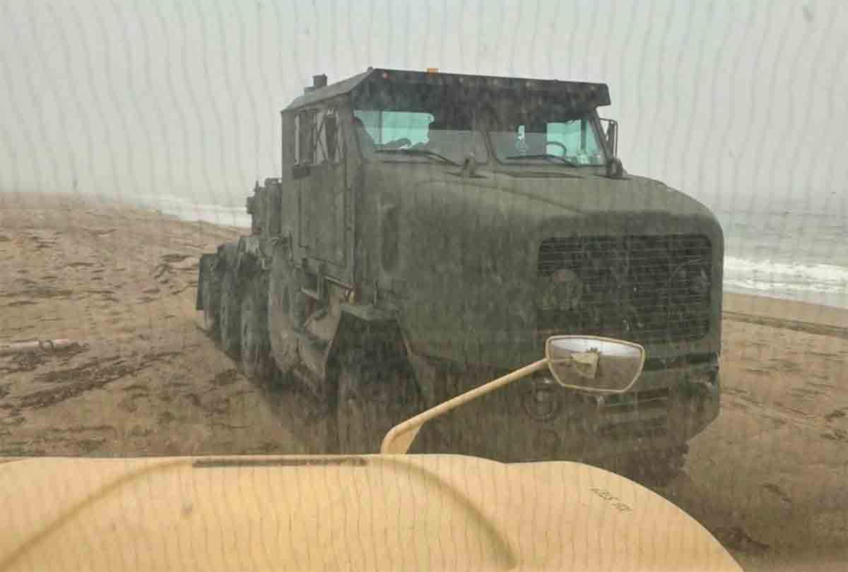 Uomo di 63 anni protagonista di un inseguimento con un camion militare da mezzo milione di dollari. Foto: San Luis Obispo County Sheriff's Office