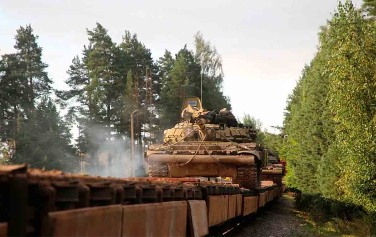 Hviterussland flytter stridsvogner til grensen mot Ukraina. Foto: t.me/modmilby