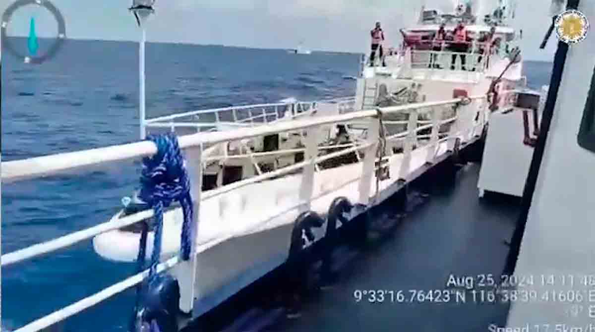 Ketegangan meningkat di Laut China Selatan dengan tabrakan antara kapal China dan Filipina. Foto dan video: Twitter @jaytaryela