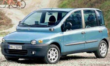 "Novo" Fiat Multipla, o "carro mais feio do mundo", é vendido na Europa anos depois de sair de linha