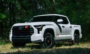 Confira detalhes do Toyota Tundra 2025, incluindo novo pacote TRD Rally