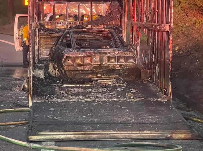 Ford Probe I destruído após incêndio (Instagram / @scottgrundforcompany)