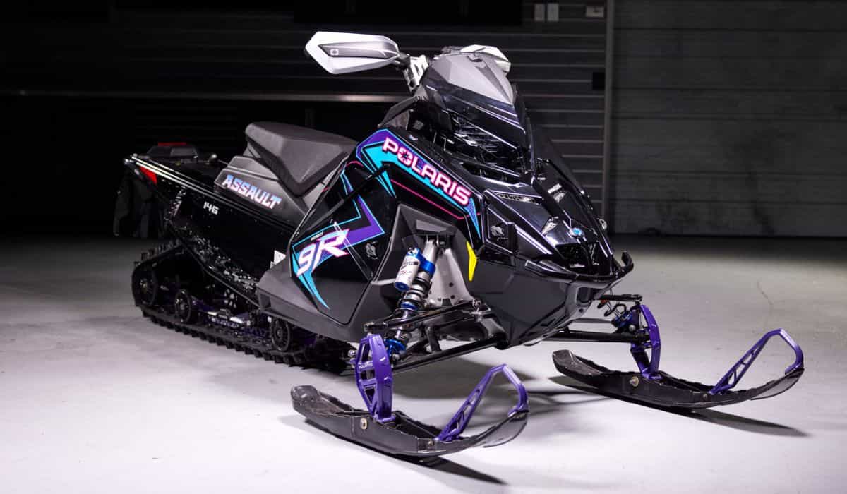 Polaris fejrer 70 år med en limited edition snescootere inspireret af 90'erne