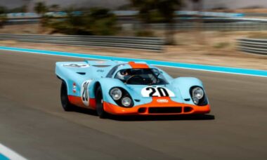 Porsche 917K do filme "Le Mans" pilotado por Steve McQueen vai a leilão após restauração meticulosa