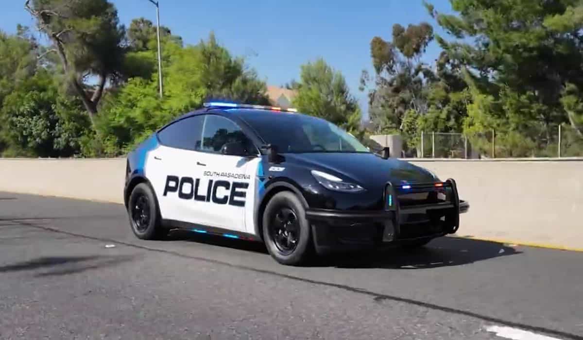 Cidade dos EUA se torna a primeira do país a ter frota policial totalmente elétrica com modelos Tesla (X (Twitter) / @southpaspd)