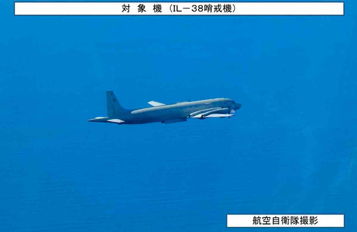 空中紧张局势！俄罗斯飞机连续三次侵犯日本领空。图片来源：www.mod.go.jp