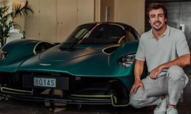 Fernando Alonso ganha Aston Martin Valkyrie avaliado em US$ 3 milhões em Mônaco