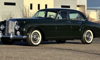 Bentley Continental de 1958 de Alfred Hitchcock vai a leilão e promete atrair colecionadores