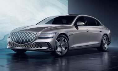 Genesis G80 Electrified ganha mais espaço e tecnologia avançada após facelift