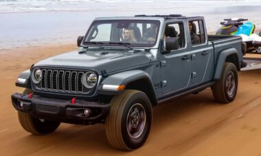 Jeep Gladiator 2025 abandona câmbio manual e introduz novidades com aumento no preço